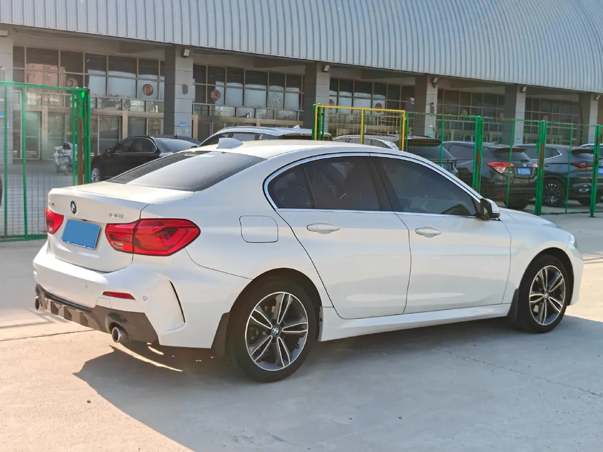 2020 BMW 1 Series 1.5T 140HP L3 7DCT,autocango,china used car exporter,china ev exporter,chinese used car exporter,chinese used ev exporter