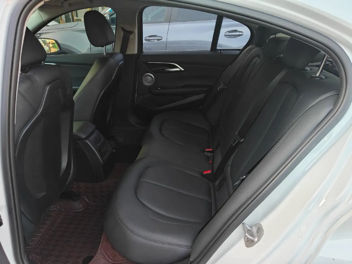 2020 BMW 1 Series 1.5T 140HP L3 7DCT,autocango,china used car exporter,china ev exporter,chinese used car exporter,chinese used ev exporter