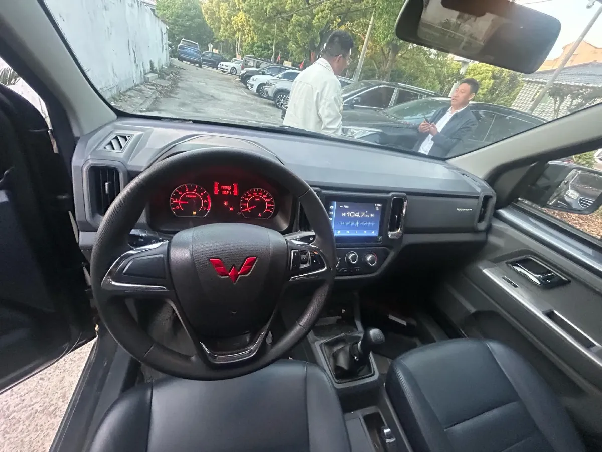 2021 WuLing ZhentTu 1.5L 99HP L4 5MT,autocango,china used car exporter,china ev exporter,chinese used car exporter,chinese used ev exporter