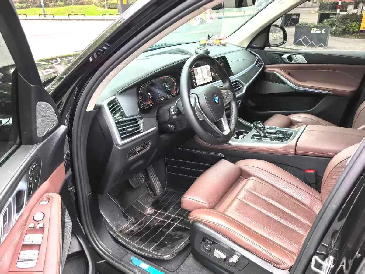 2021 BMW X7 3.0T 340HP L6 8AT,autocango,china used car exporter,china ev exporter,chinese used car exporter,chinese used ev exporter