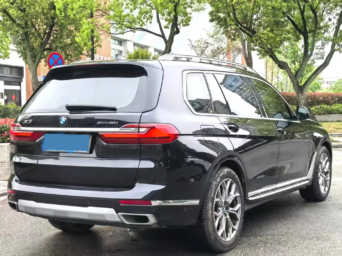 2021 BMW X7 3.0T 340HP L6 8AT,autocango,china used car exporter,china ev exporter,chinese used car exporter,chinese used ev exporter
