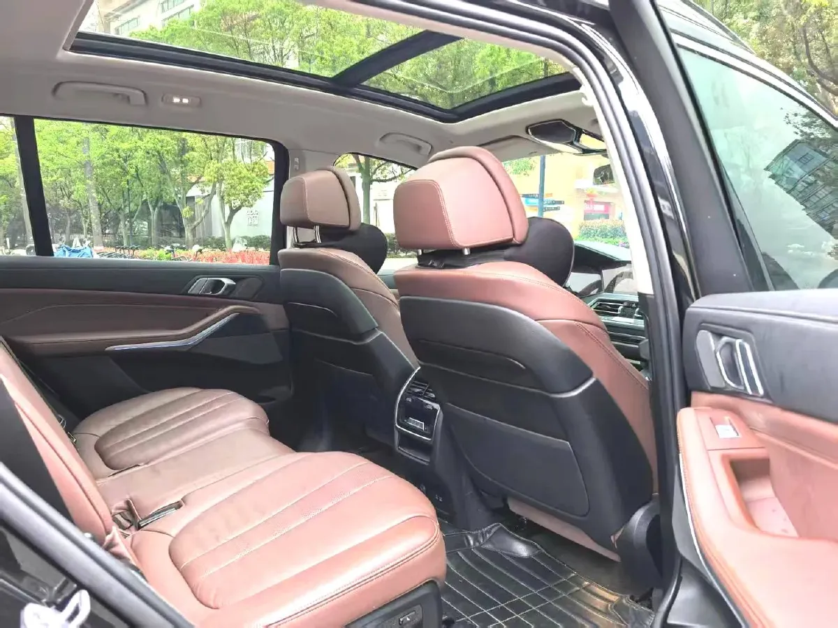 2021 BMW X7 3.0T 340HP L6 8AT,autocango,china used car exporter,china ev exporter,chinese used car exporter,chinese used ev exporter