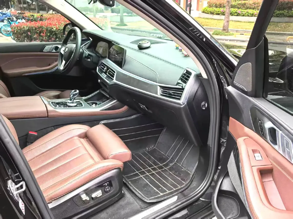 2021 BMW X7 3.0T 340HP L6 8AT,autocango,china used car exporter,china ev exporter,chinese used car exporter,chinese used ev exporter