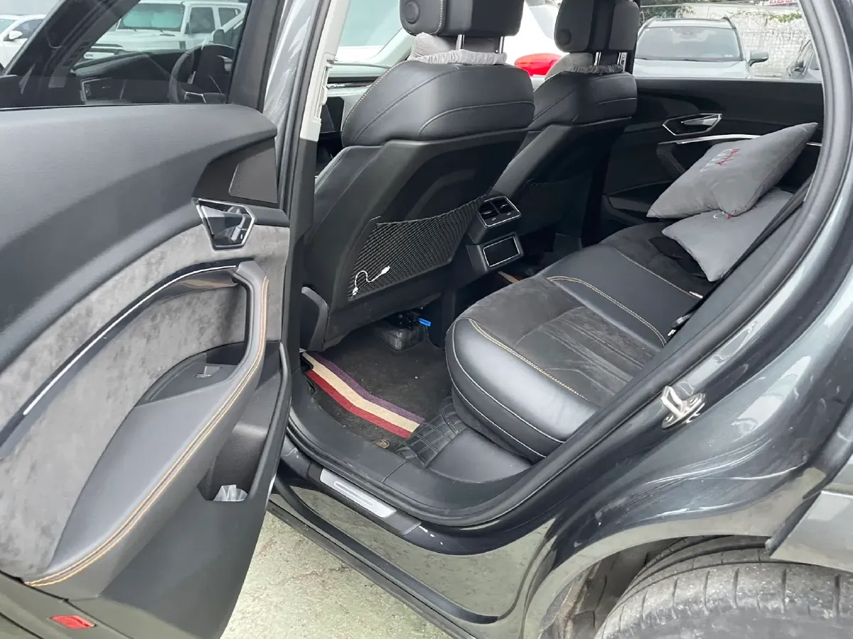 2021 Audi e-tron BEV 96.7KWH,autocango,china used car exporter,china ev exporter,chinese used car exporter,chinese used ev exporter