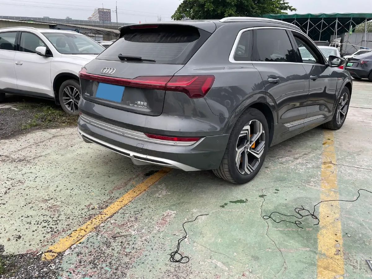 2021 Audi e-tron BEV 96.7KWH,autocango,china used car exporter,china ev exporter,chinese used car exporter,chinese used ev exporter