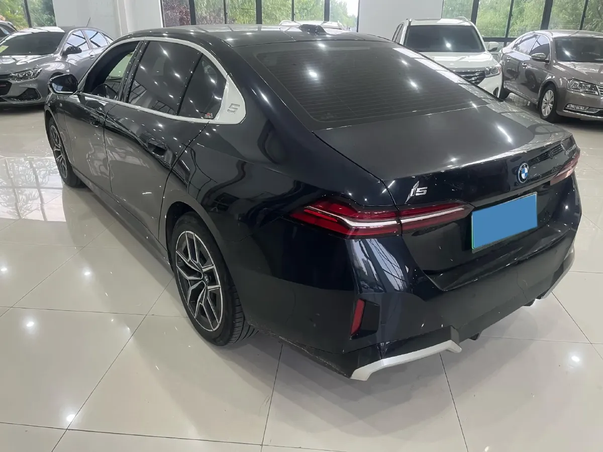 2025 BMW i5 BEV 96.96KWH,autocango,china used car exporter,china ev exporter,chinese used car exporter,chinese used ev exporter