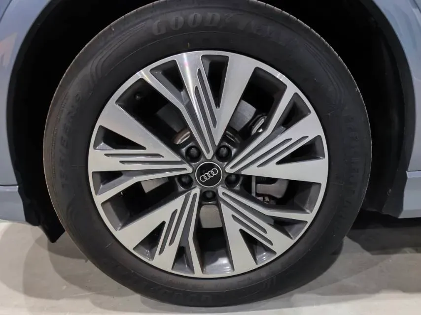 2024 Audi Q4 e-tron BEV 84.8KWH,autocango,china used car exporter,china ev exporter,chinese used car exporter,chinese used ev exporter