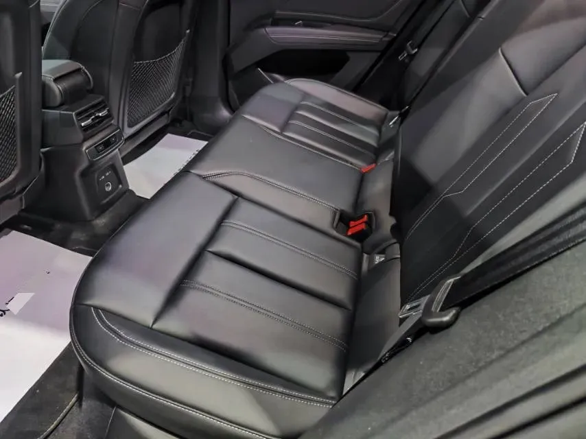 2024 Audi Q4 e-tron BEV 84.8KWH,autocango,china used car exporter,china ev exporter,chinese used car exporter,chinese used ev exporter