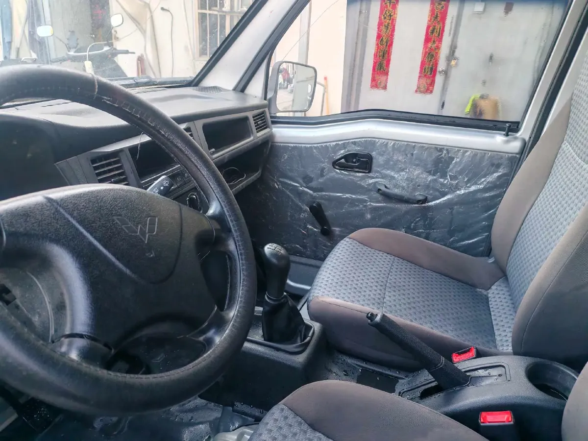 2020 WuLing ZhiGuang 1.2L 76HP L4 5MT,autocango,china used car exporter,china ev exporter,chinese used car exporter,chinese used ev exporter