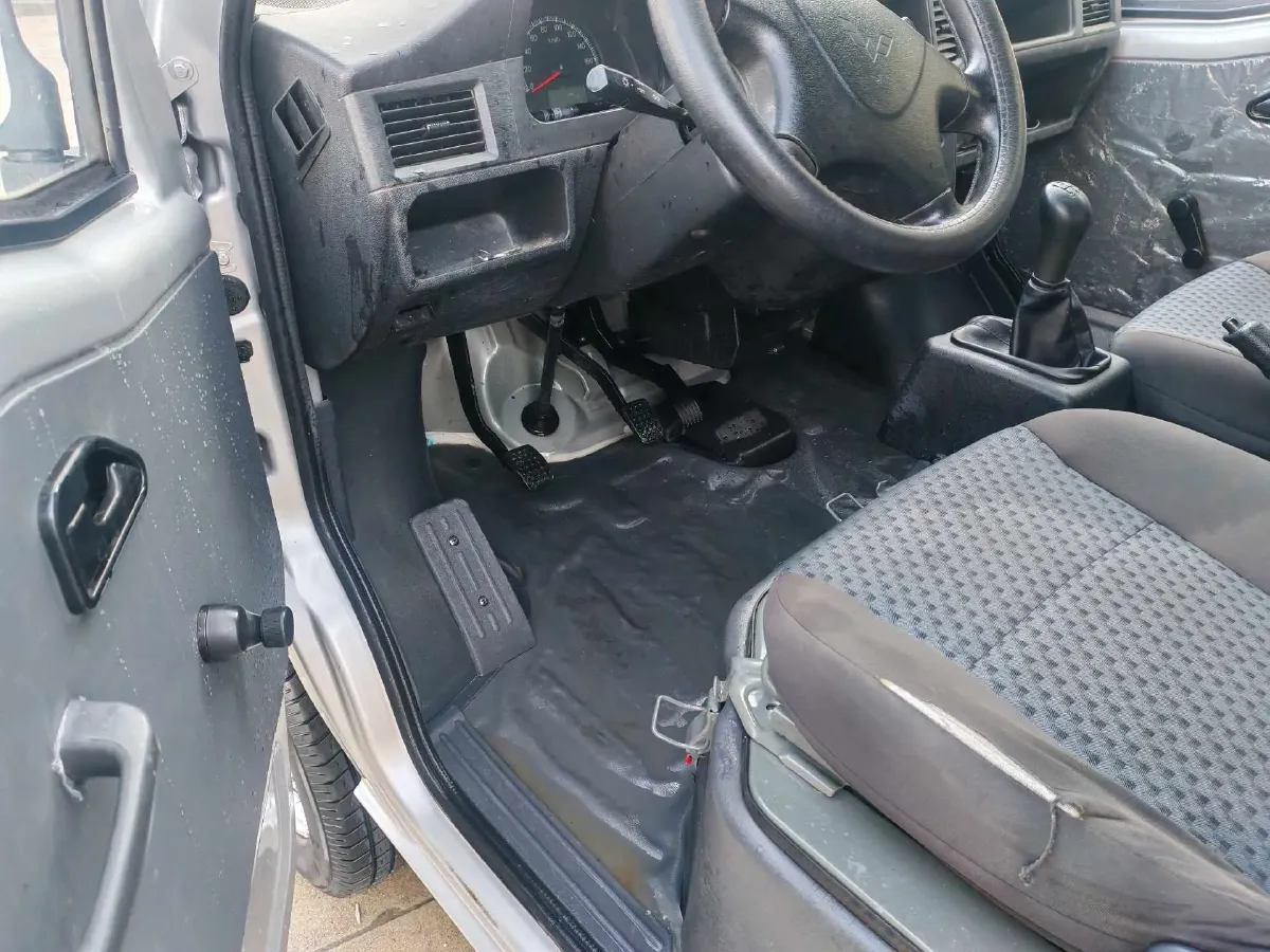 2020 WuLing ZhiGuang 1.2L 76HP L4 5MT,autocango,china used car exporter,china ev exporter,chinese used car exporter,chinese used ev exporter