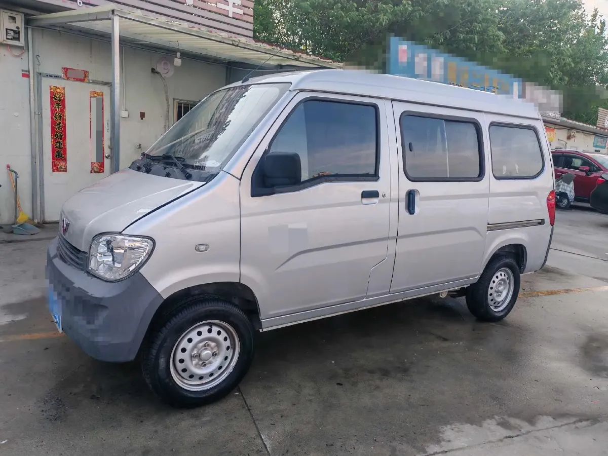 2020 WuLing ZhiGuang 1.2L 76HP L4 5MT,autocango,china used car exporter,china ev exporter,chinese used car exporter,chinese used ev exporter