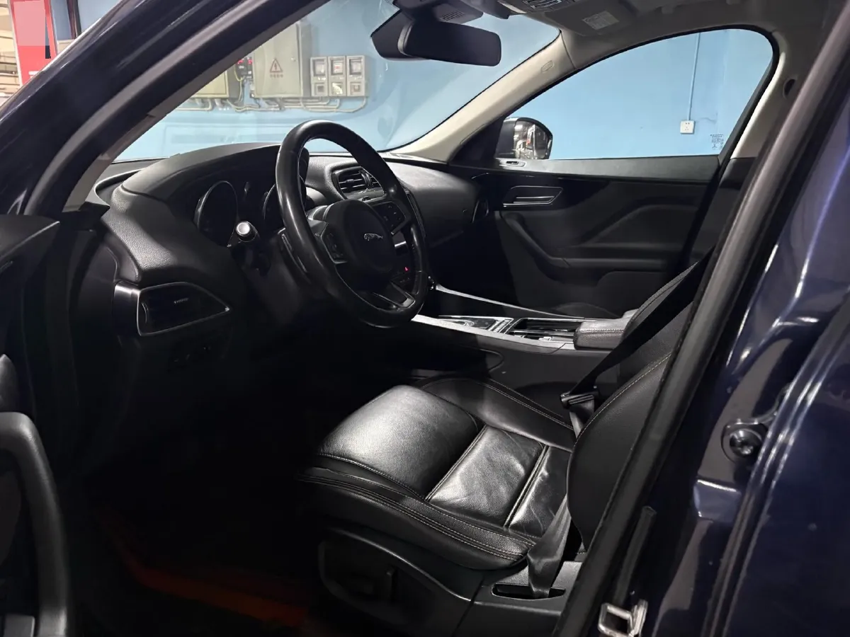 2018 Jaguar F-PACE 2.0T 250HP L4 8AT,autocango,china used car exporter,china ev exporter,chinese used car exporter,chinese used ev exporter