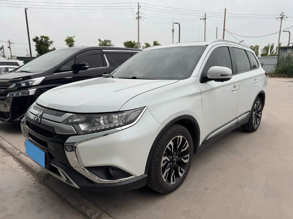 2019 Mitsubishi Outlander 2.0L 166HP L4 CVT,autocango,china used car exporter,china ev exporter,chinese used car exporter,chinese used ev exporter