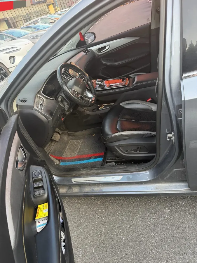 2020 Roewe i6 MAX 1.5T 169HP L4 AMT PHEV,autocango,china used car exporter,china ev exporter,chinese used car exporter,chinese used ev exporter