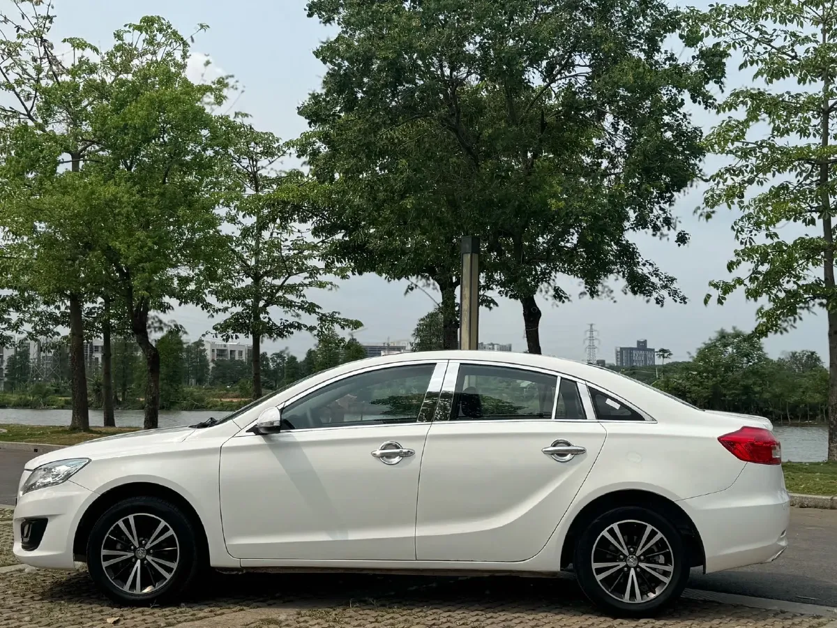 2017 HaiMa M6 1.5T 163HP L4 CVT,autocango,china used car exporter,china ev exporter,chinese used car exporter,chinese used ev exporter