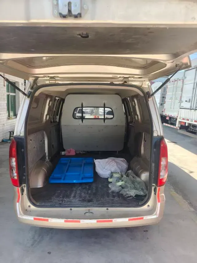 2022 WuLing HongGuang V 1.5L 99HP L4 6MT,autocango,china used car exporter,china ev exporter,chinese used car exporter,chinese used ev exporter
