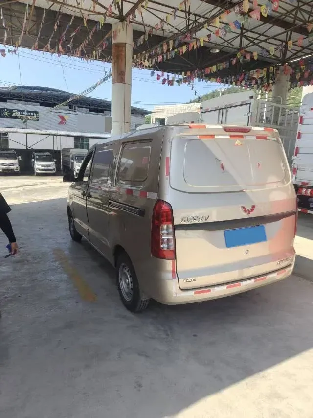 2022 WuLing HongGuang V 1.5L 99HP L4 6MT,autocango,china used car exporter,china ev exporter,chinese used car exporter,chinese used ev exporter