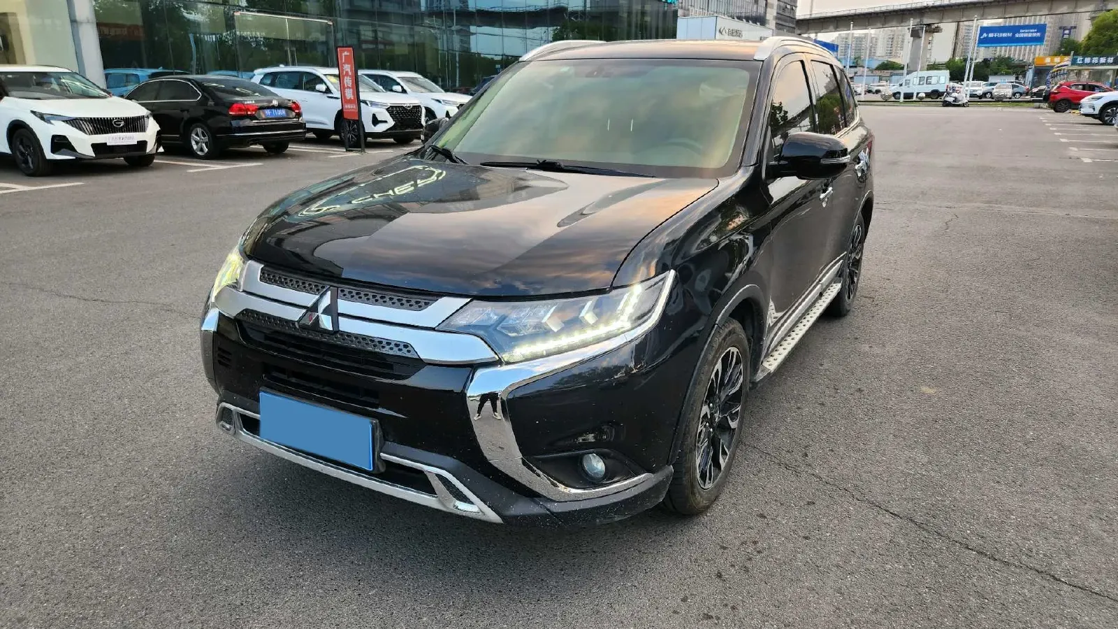 2019 Mitsubishi Outlander 2.4L 192HP L4 CVT,autocango,china used car exporter,china ev exporter,chinese used car exporter,chinese used ev exporter