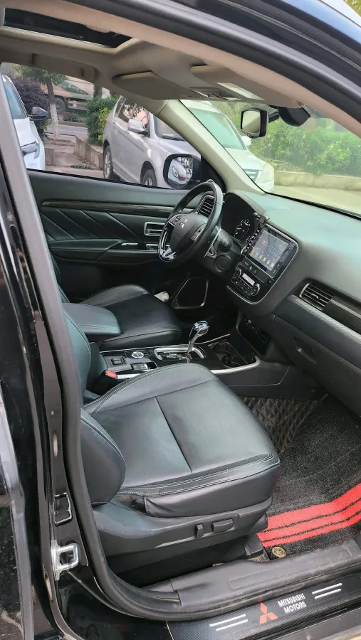 2019 Mitsubishi Outlander 2.4L 192HP L4 CVT,autocango,china used car exporter,china ev exporter,chinese used car exporter,chinese used ev exporter