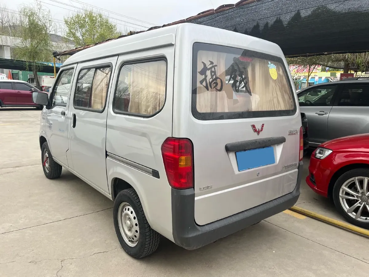 2020 WuLing ZhiGuang 1.2L 76HP L4 5MT,autocango,china used car exporter,china ev exporter,chinese used car exporter,chinese used ev exporter