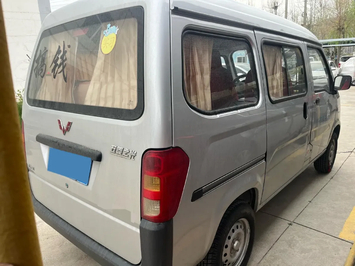 2020 WuLing ZhiGuang 1.2L 76HP L4 5MT,autocango,china used car exporter,china ev exporter,chinese used car exporter,chinese used ev exporter