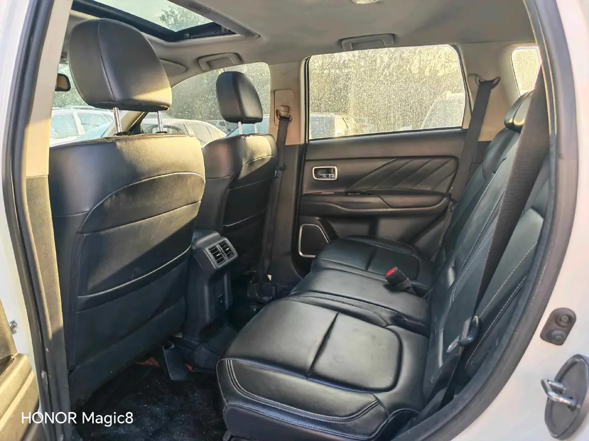 2020 Mitsubishi Outlander 2.0L 166HP L4 CVT,autocango,china used car exporter,china ev exporter,chinese used car exporter,chinese used ev exporter