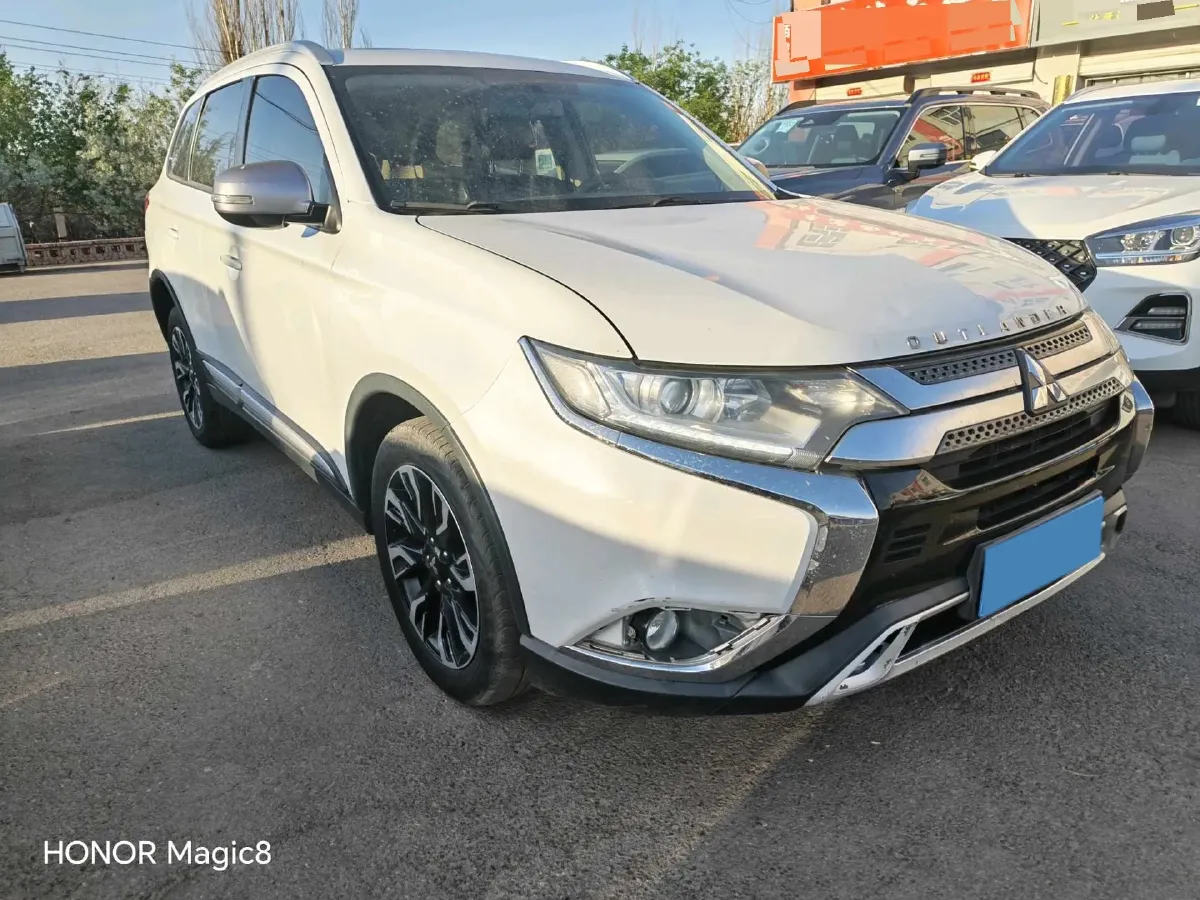 2020 Mitsubishi Outlander 2.0L 166HP L4 CVT,autocango,china used car exporter,china ev exporter,chinese used car exporter,chinese used ev exporter