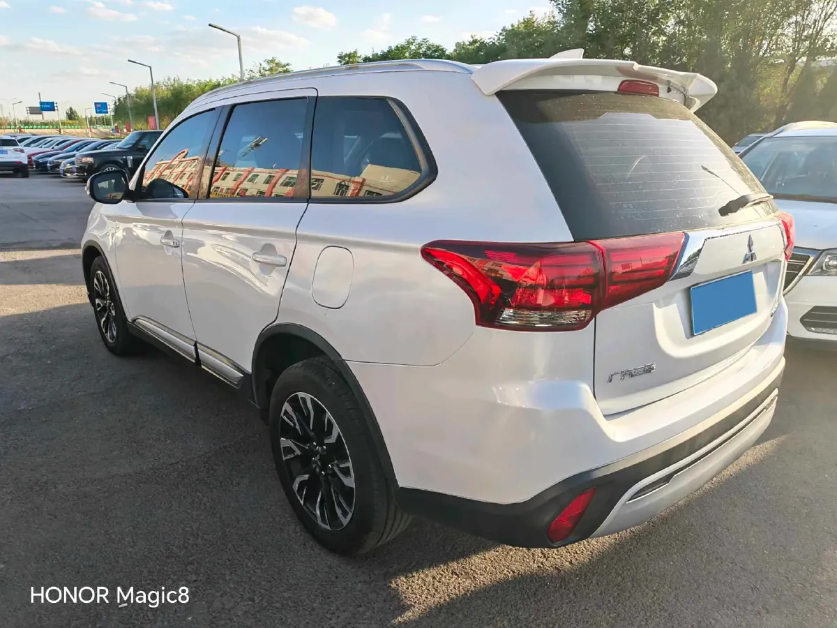2020 Mitsubishi Outlander 2.0L 166HP L4 CVT,autocango,china used car exporter,china ev exporter,chinese used car exporter,chinese used ev exporter