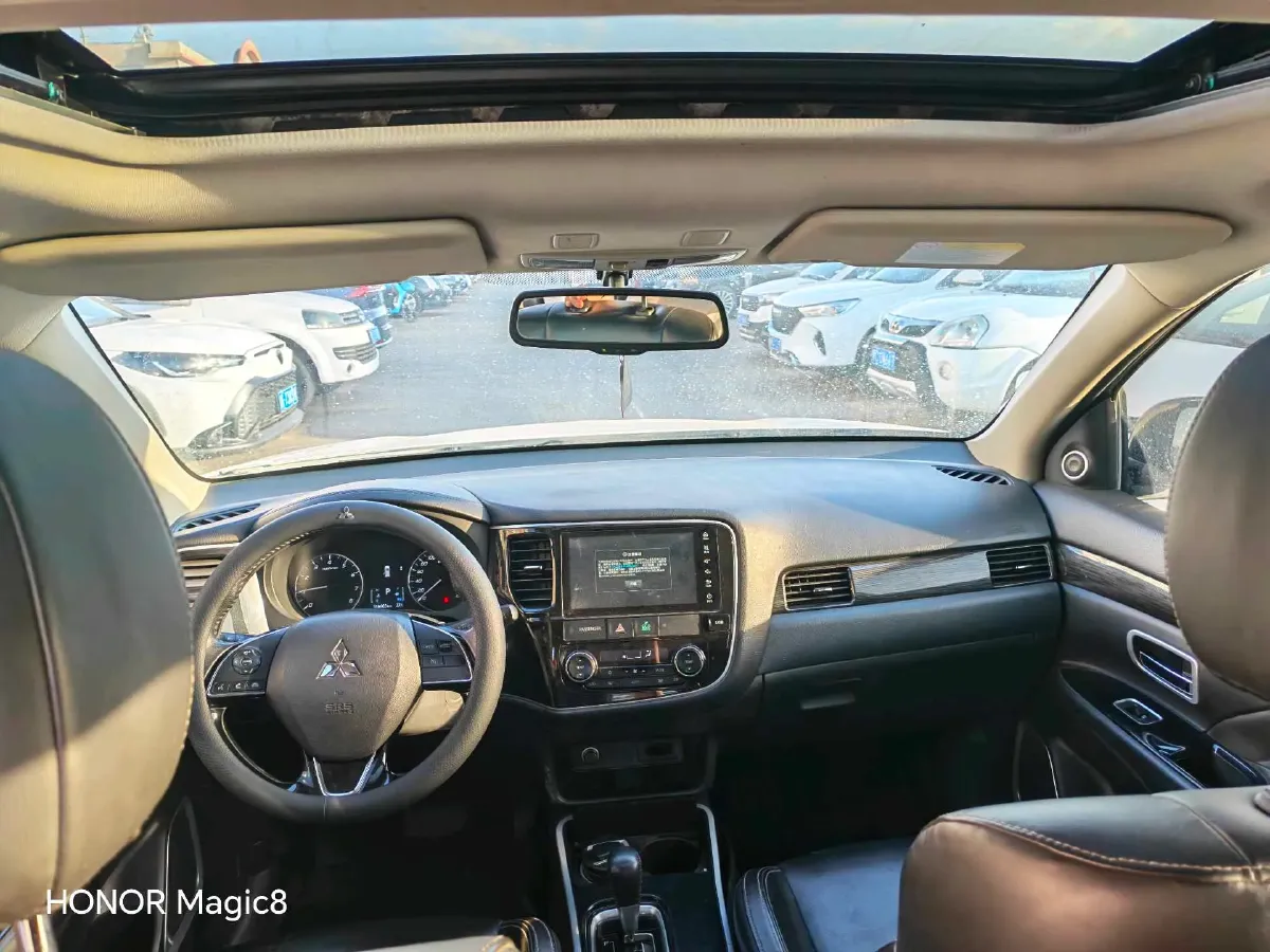 2020 Mitsubishi Outlander 2.0L 166HP L4 CVT,autocango,china used car exporter,china ev exporter,chinese used car exporter,chinese used ev exporter