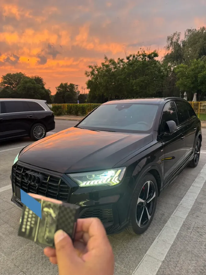 2022 Audi Q7 3.0T 340HP V6 8AT,autocango,china used car exporter,china ev exporter,chinese used car exporter,chinese used ev exporter