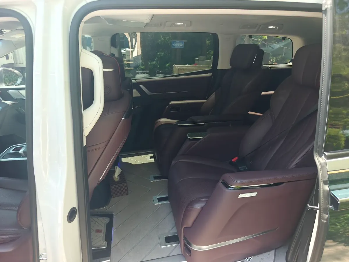 2023 Buick Century 2.0T 237HP L4 9AT,autocango,china used car exporter,china ev exporter,chinese used car exporter,chinese used ev exporter
