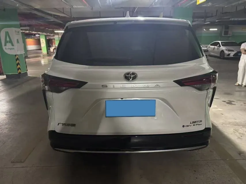 2024 Toyota Sienna 2.5L 189HP L4 E-CVT Hybrid,autocango,china used car exporter,china ev exporter,chinese used car exporter,chinese used ev exporter
