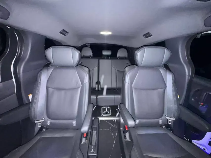 2024 Toyota Sienna 2.5L 189HP L4 E-CVT Hybrid,autocango,china used car exporter,china ev exporter,chinese used car exporter,chinese used ev exporter