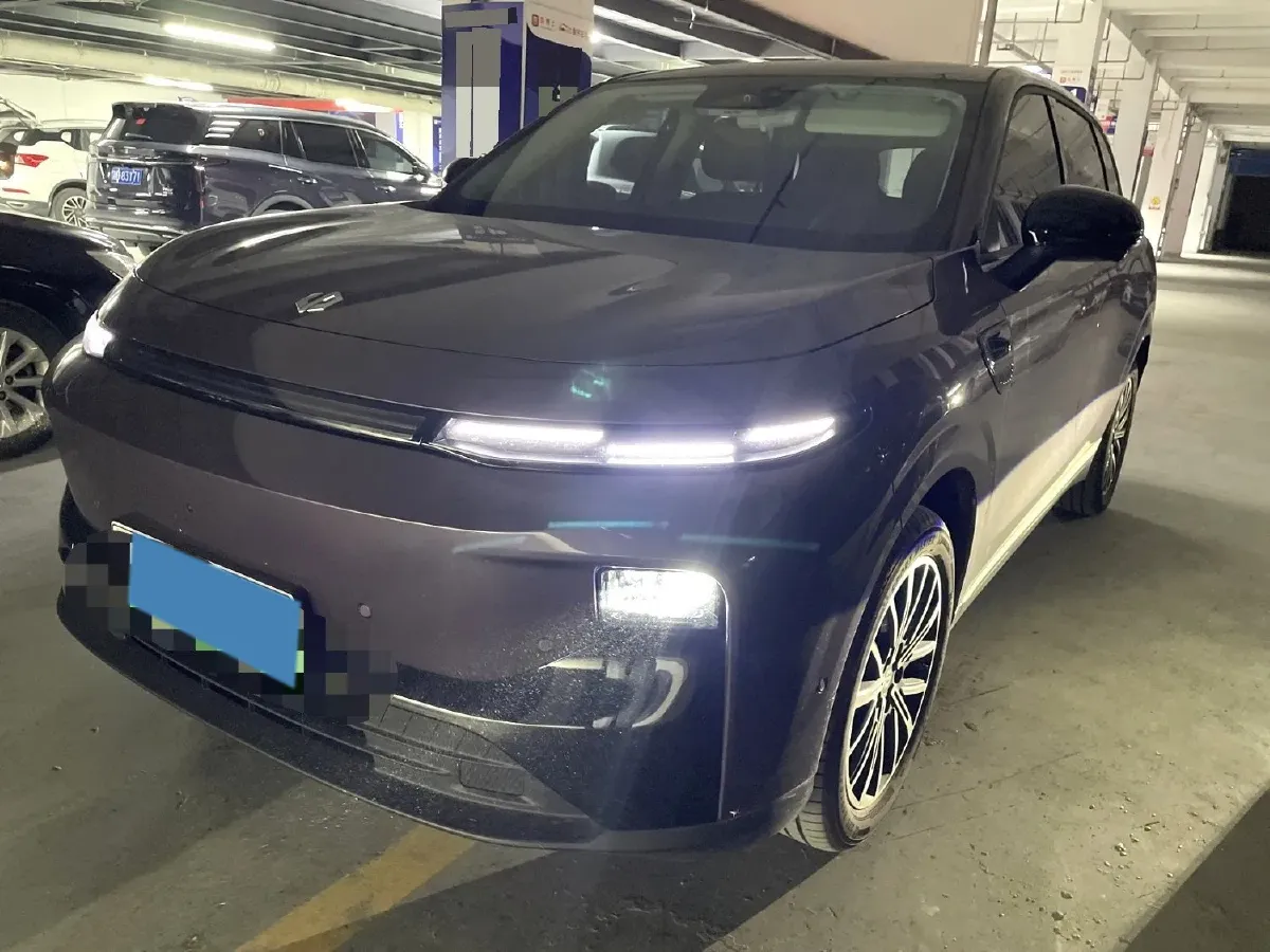 2025 Leapmotor B10 BEV 67.1KWH,autocango,china used car exporter,china ev exporter,chinese used car exporter,chinese used ev exporter