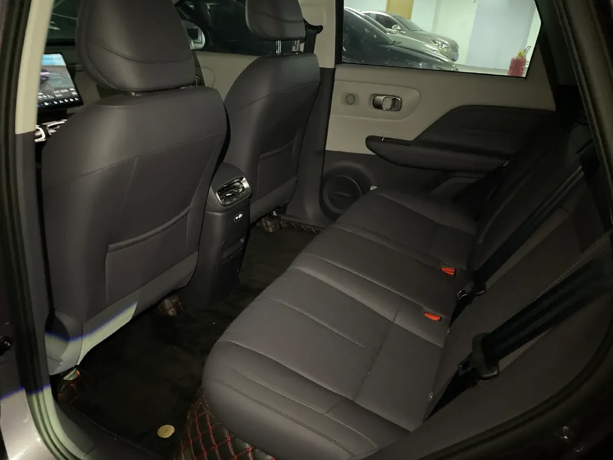 2025 Leapmotor B10 BEV 67.1KWH,autocango,china used car exporter,china ev exporter,chinese used car exporter,chinese used ev exporter