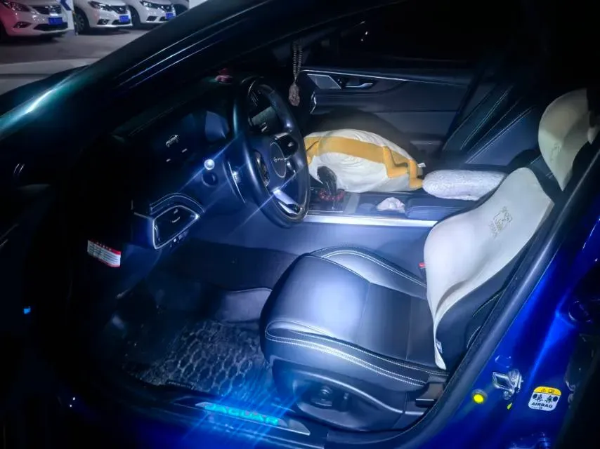 2021 Jaguar XEL 2.0T 250HP L4 8AT,autocango,china used car exporter,china ev exporter,chinese used car exporter,chinese used ev exporter