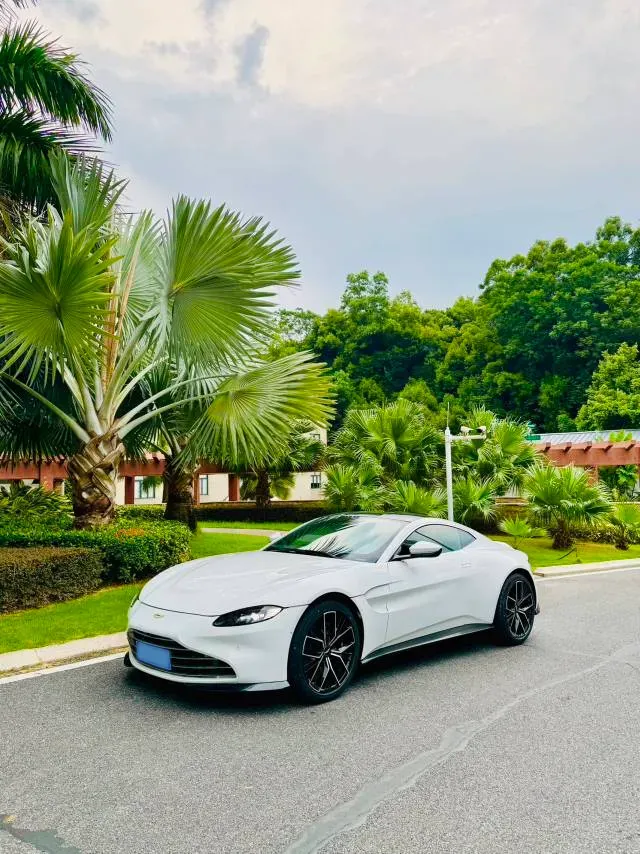2023 Aston Martin V8 Vantage 4.0T 510HP V8 8AT,autocango,china used car exporter,china ev exporter,chinese used car exporter,chinese used ev exporter