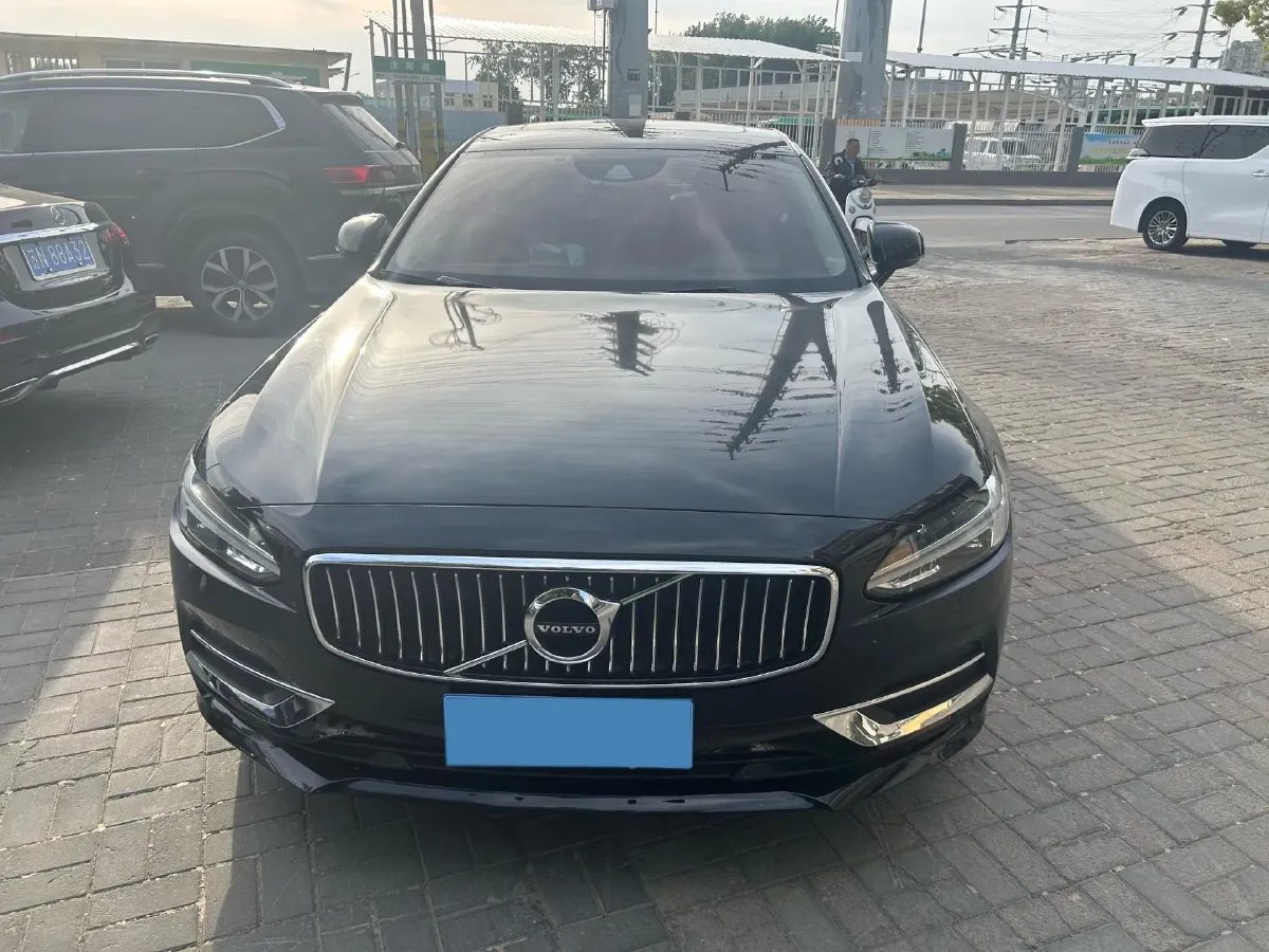 2020 Volvo S90 2.0T 254HP L4 8AT,autocango,china used car exporter,china ev exporter,chinese used car exporter,chinese used ev exporter