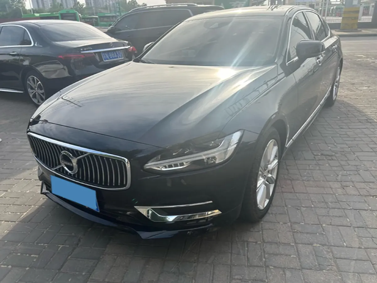 2020 Volvo S90 2.0T 254HP L4 8AT,autocango,china used car exporter,china ev exporter,chinese used car exporter,chinese used ev exporter