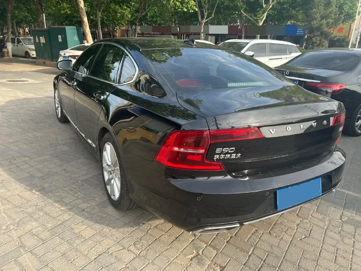 2020 Volvo S90 2.0T 254HP L4 8AT,autocango,china used car exporter,china ev exporter,chinese used car exporter,chinese used ev exporter