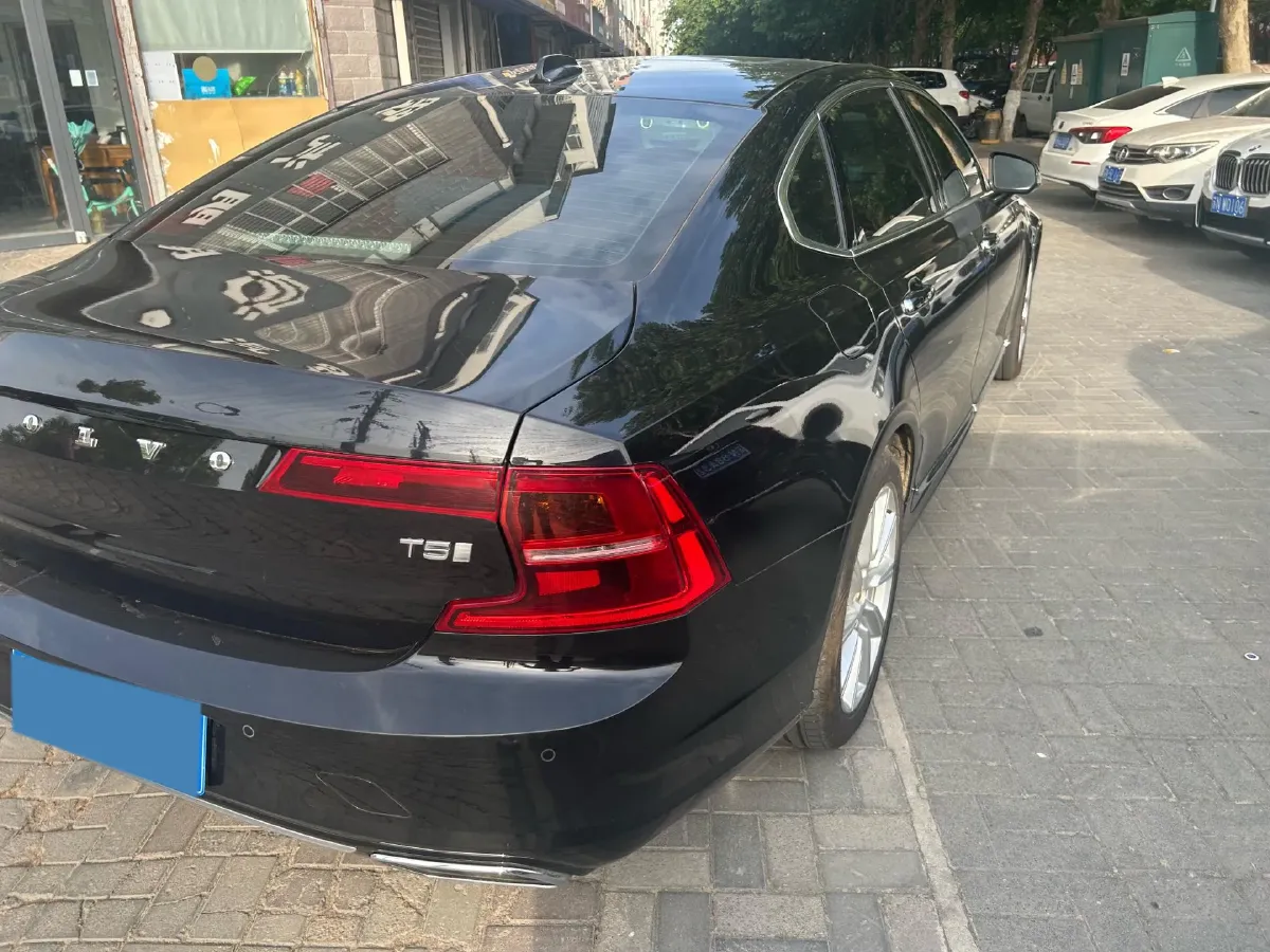 2020 Volvo S90 2.0T 254HP L4 8AT,autocango,china used car exporter,china ev exporter,chinese used car exporter,chinese used ev exporter