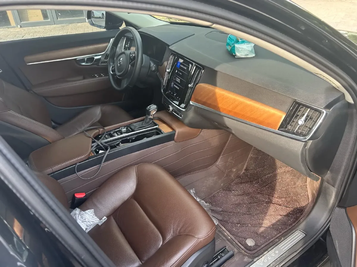 2020 Volvo S90 2.0T 254HP L4 8AT,autocango,china used car exporter,china ev exporter,chinese used car exporter,chinese used ev exporter