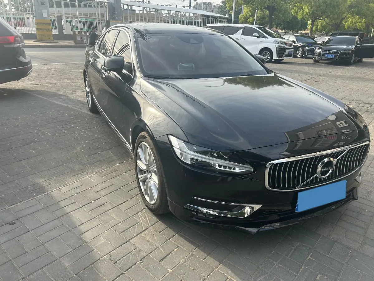 2020 Volvo S90 2.0T 254HP L4 8AT,autocango,china used car exporter,china ev exporter,chinese used car exporter,chinese used ev exporter