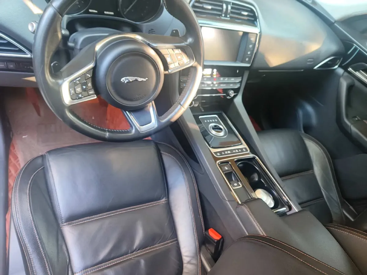 2018 Jaguar F-PACE 2.0T 250HP L4 8AT,autocango,china used car exporter,china ev exporter,chinese used car exporter,chinese used ev exporter