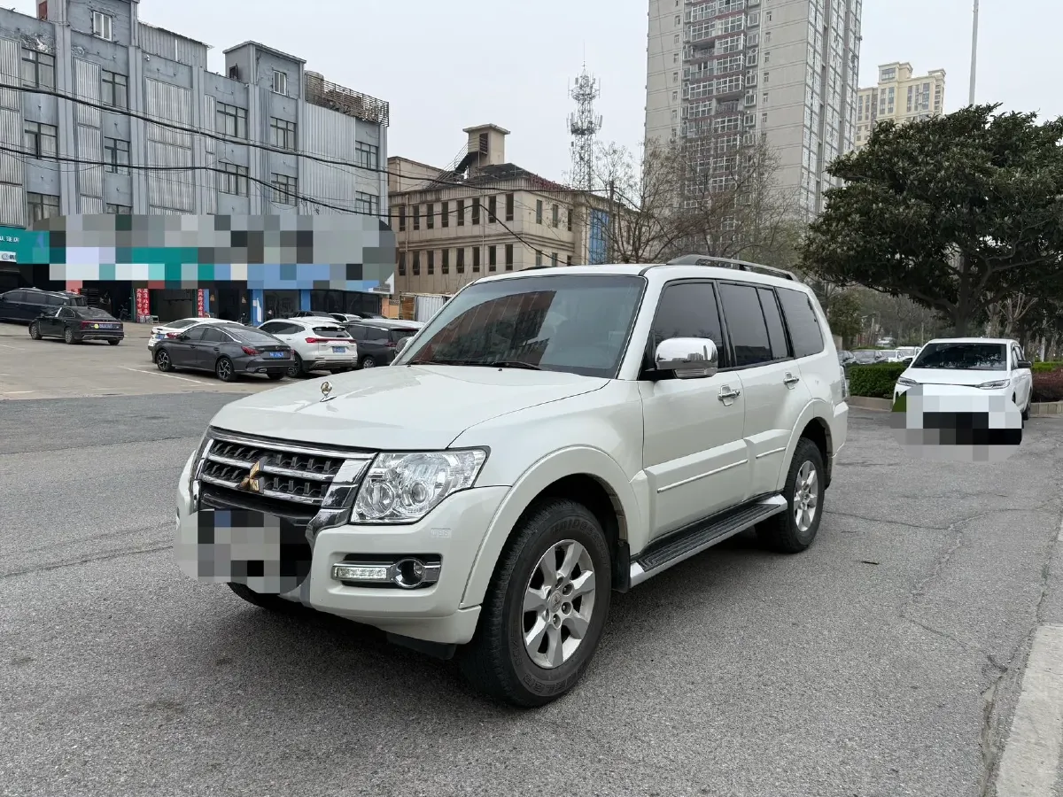 2020 Mitsubishi Pajero 3.0L 174HP V6 5AT,autocango,china used car exporter,china ev exporter,chinese used car exporter,chinese used ev exporter