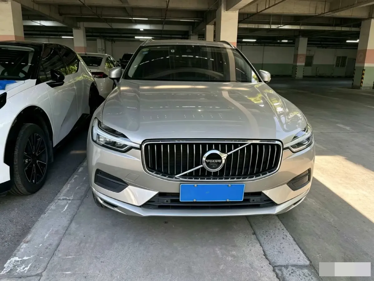 2018 Volvo XC60 2.0T 254HP L4 8AT,autocango,china used car exporter,china ev exporter,chinese used car exporter,chinese used ev exporter