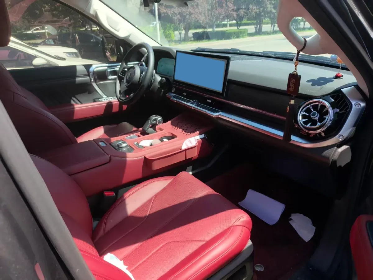 2024 Tank 400 2.0T 252HP L4 9AT PHEV 36.7/37.1KWH,autocango,china used car exporter,china ev exporter,chinese used car exporter,chinese used ev exporter