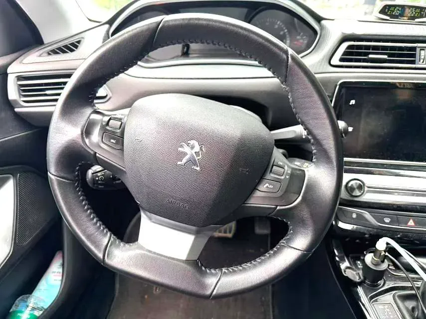 2018 Peugeot 308 1.2T 136HP L3 6AT,autocango,china used car exporter,china ev exporter,chinese used car exporter,chinese used ev exporter