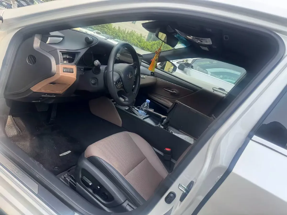 2025 Lexus ES 2.0L 173HP L4 CVT,autocango,china used car exporter,china ev exporter,chinese used car exporter,chinese used ev exporter