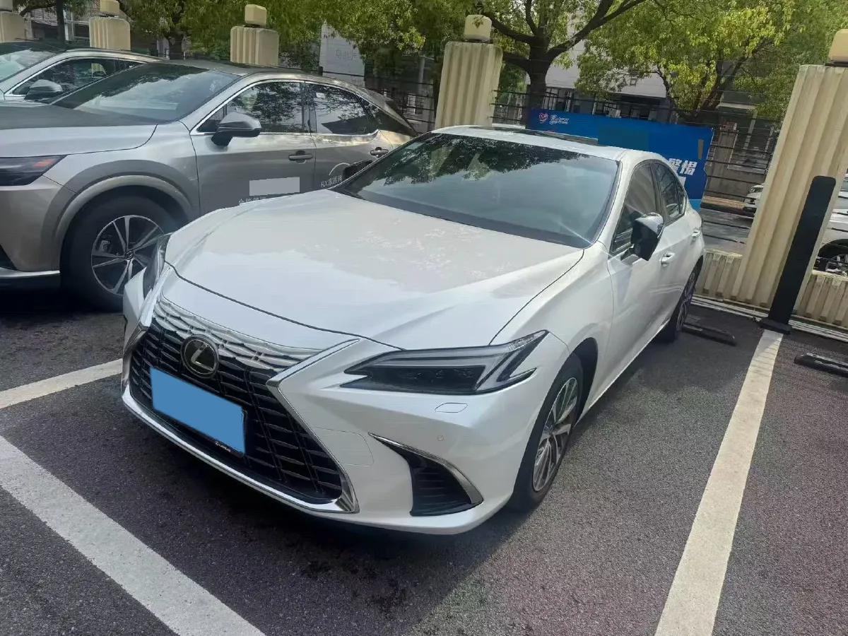 2025 Lexus ES 2.0L 173HP L4 CVT,autocango,china used car exporter,china ev exporter,chinese used car exporter,chinese used ev exporter